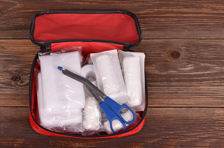 apteczka w samochodzie