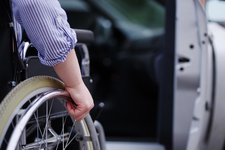 Mobilność osób z niepełnosprawnością – nawet 125 000 zł dopłaty do auta!